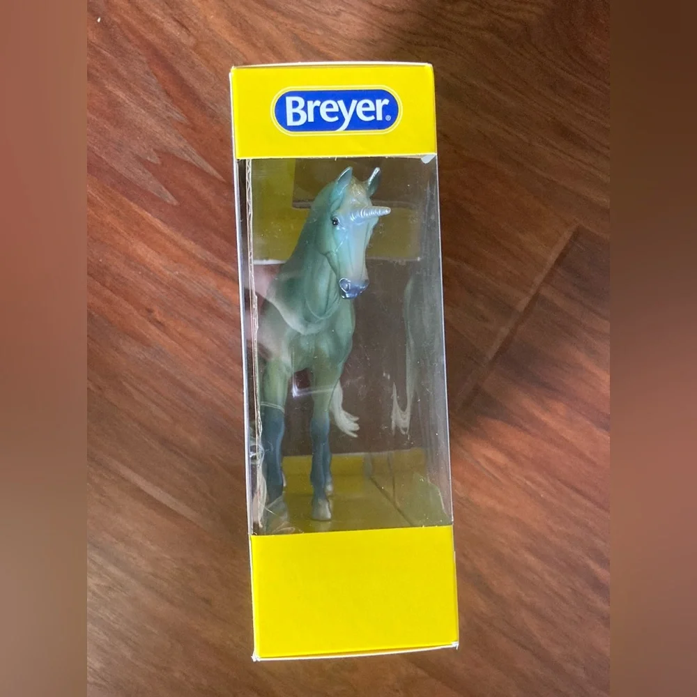 NIB Sealed Breyer Le Mer Aquamarine Blue Opalescent Unicorn of the Sea - Picture 3 of 7